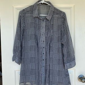 Houndstooth LS Blouse perfect for a BAMA game